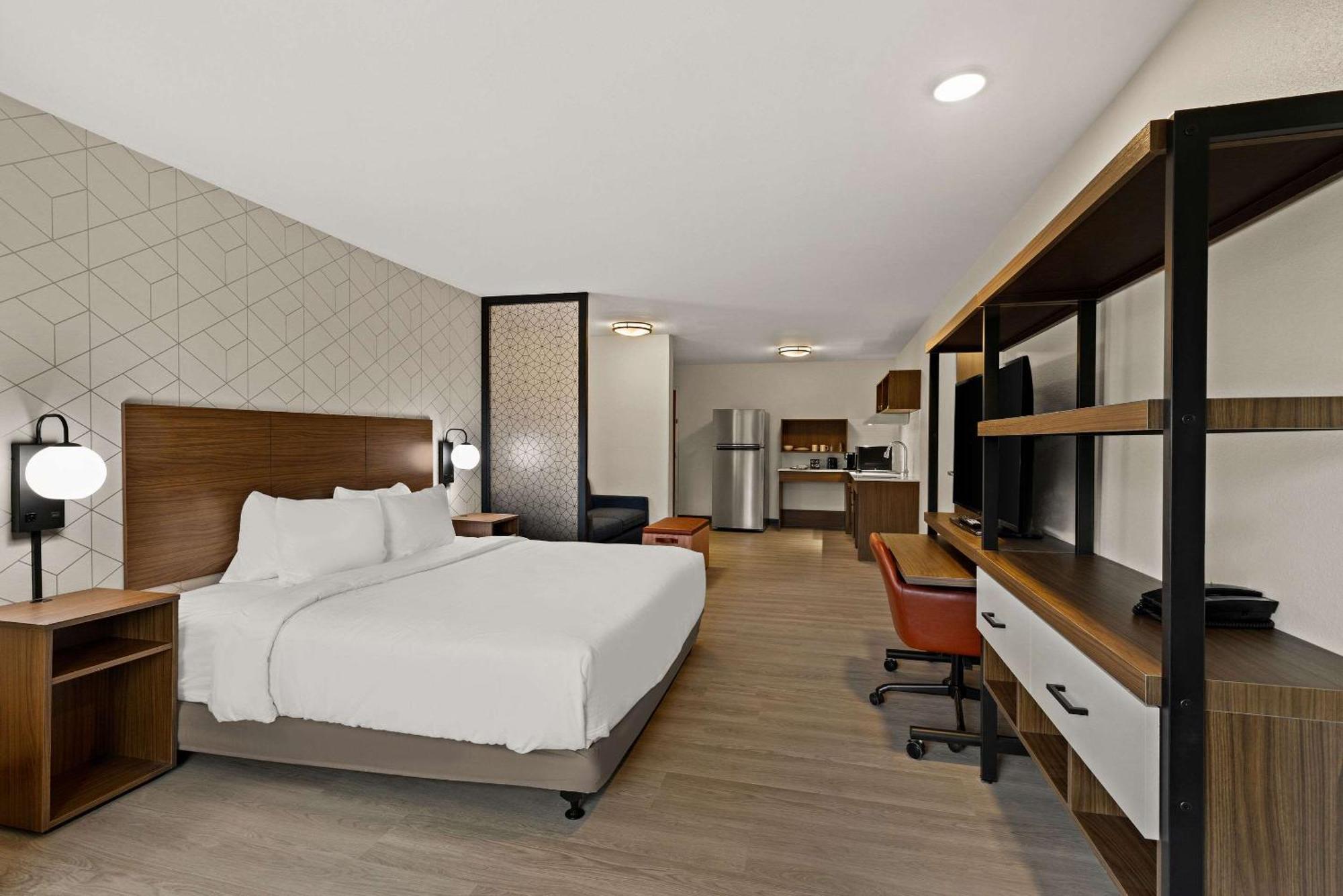 Everhome Suites El Paso Airport Near Fort Bliss Loma Terrace Exterior photo